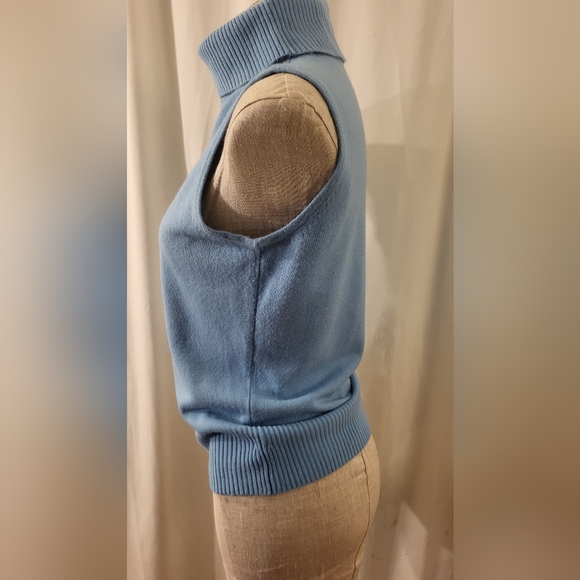 R.Q.T Blue Turtle Neck Sleeveless Sweater.Size M.Snowflake  . - Picture 4 of 6
